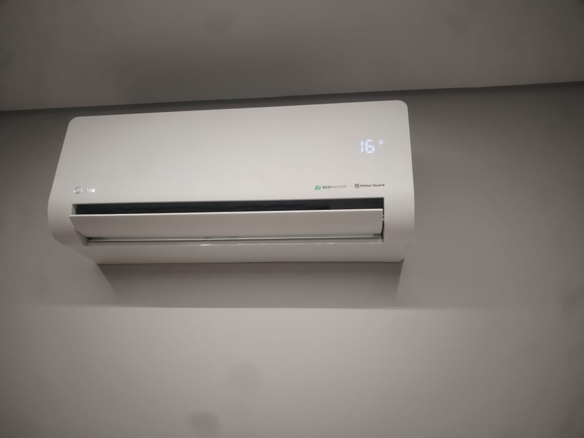 Evaporadora de ar-condicionado instalada em parede